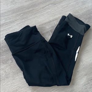 Under armour black cropped leggings